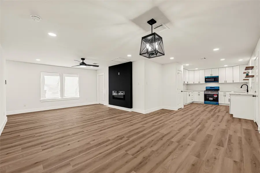 5827 Heron Drive, Houston, TX 77033 - #2