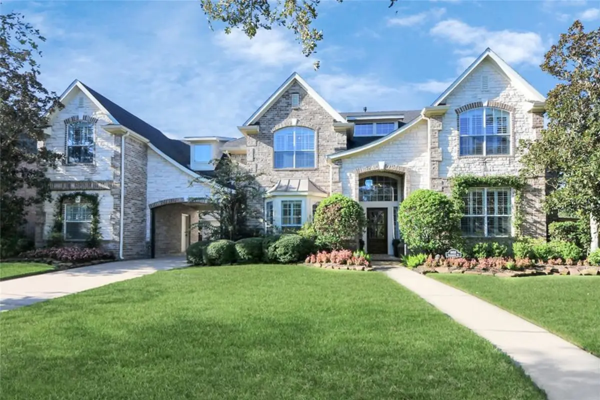 9102 Stonebridge Court, Missouri City, TX 77459 - Image #1