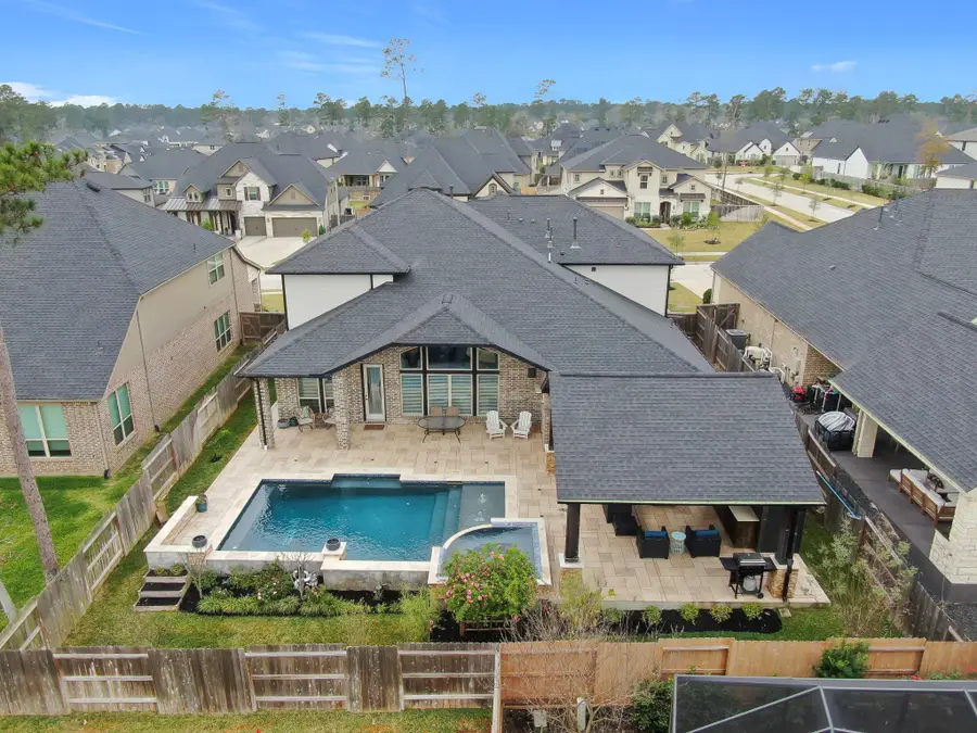 1067 Lakemont Bend Lane, Pinehurst, TX 77362 - Image #2