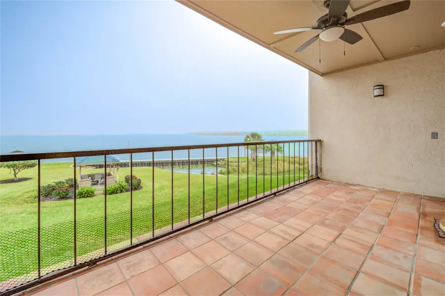 401 Lakeside Lane #106, Houston, TX 77058 - Image #2