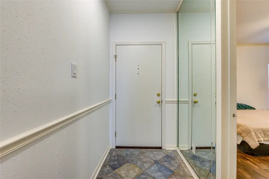 401 Lakeside Lane #106, Houston, TX 77058 - Image #3