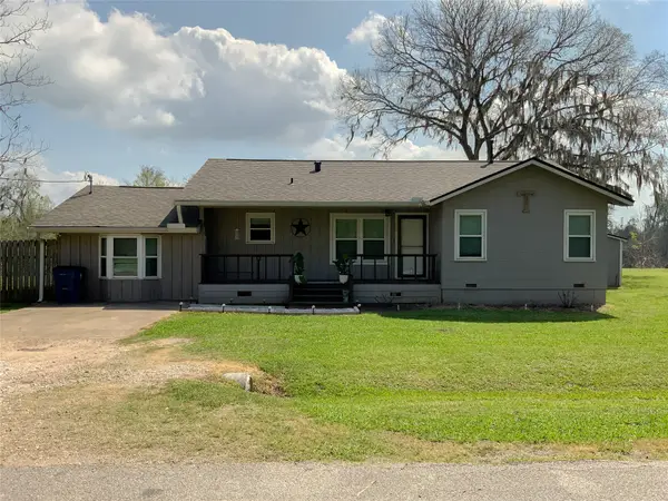 751 County Road 703, West Columbia, TX 77486