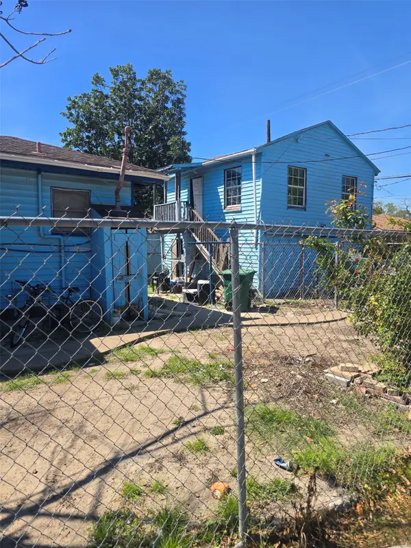 302 S 72nd Street, Houston, TX 77011