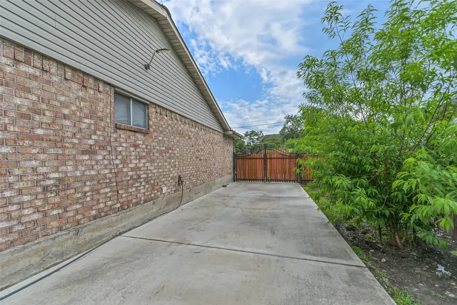 11427 Sageglen Drive, Houston, TX 77089 - Image #2