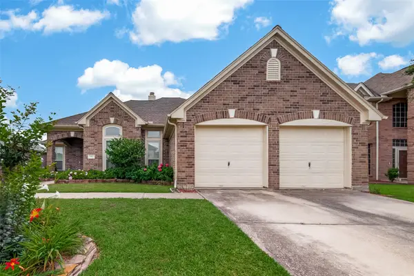 1707 Country Club Cove Drive, Baytown, TX 77521