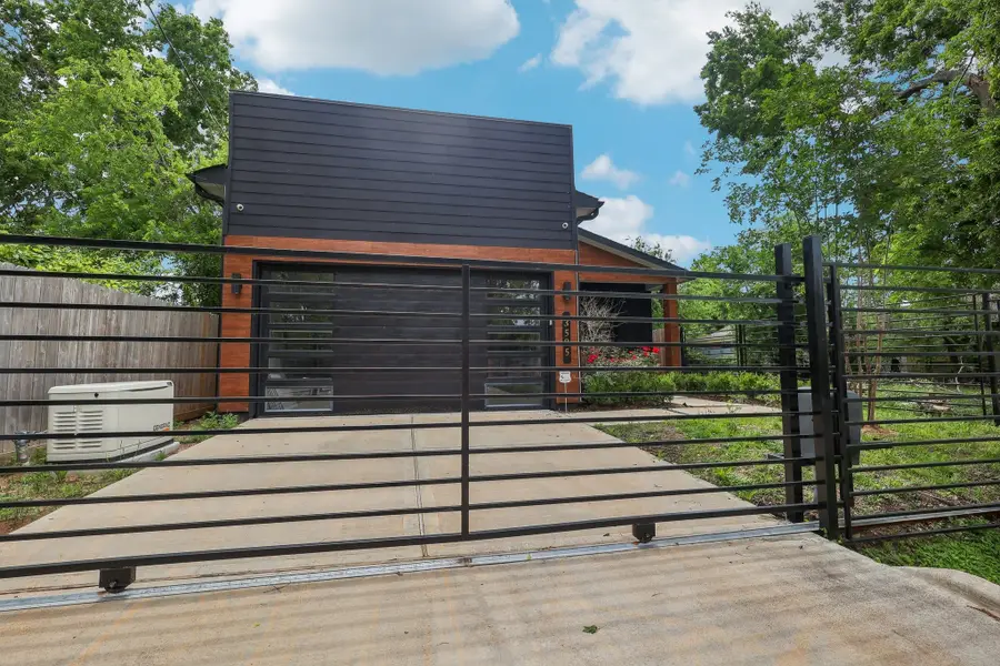 3505 Cobb Street, Houston, TX 77004 - Image #2