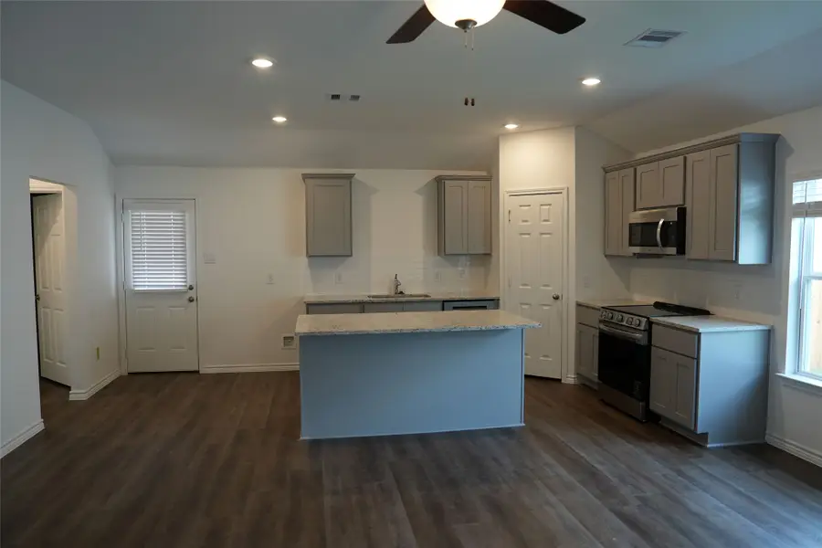 10703 Crockett Meadows Boulevard, Conroe, TX 77306 - Image #2