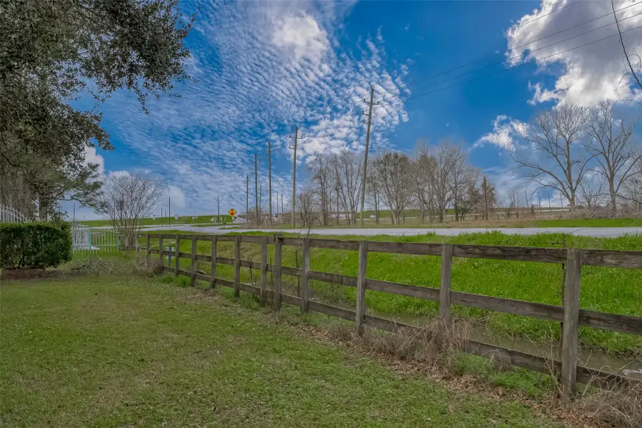 422 Fm 360 Road, Beasley, TX 77417 - Image #3
