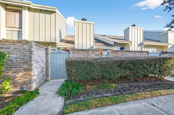 7082 Greenway Chase Street, Houston, TX 77072