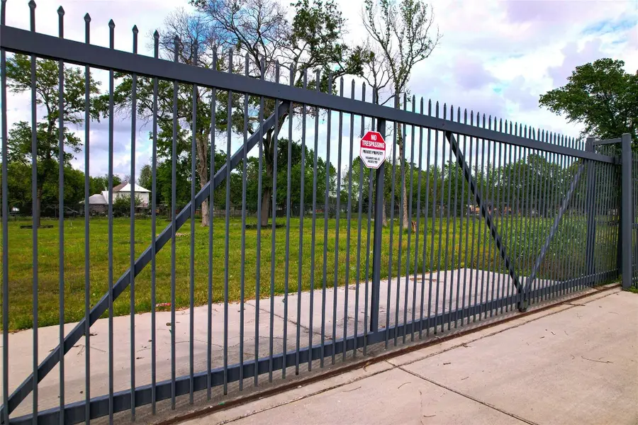 407 Victoria Street, Houston, TX 77022 - #3