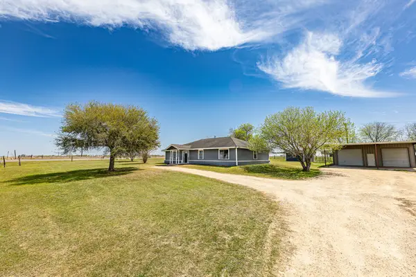 985 County Road 301, Shiner, TX 77984