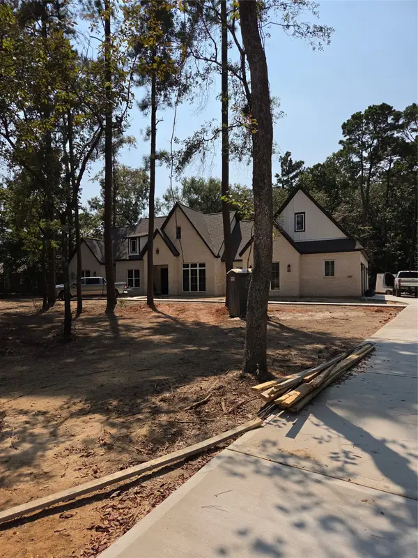 207 Creekside, Magnolia, TX 77354