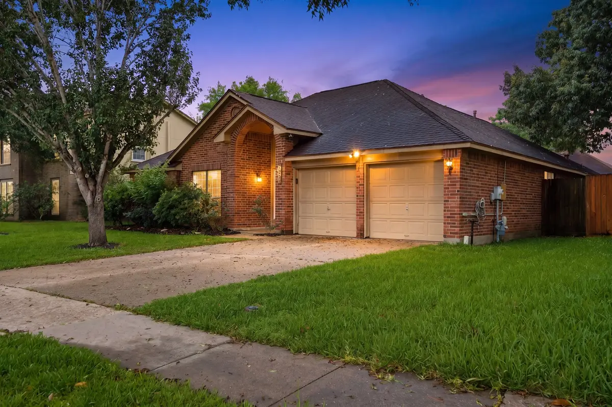 2004 Landing Boulevard, League City, TX 77573 - #1