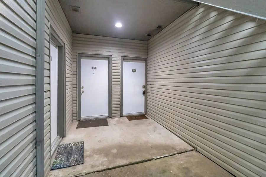 9707 Richmond Avenue #31, Houston, TX 77042 - Image #2