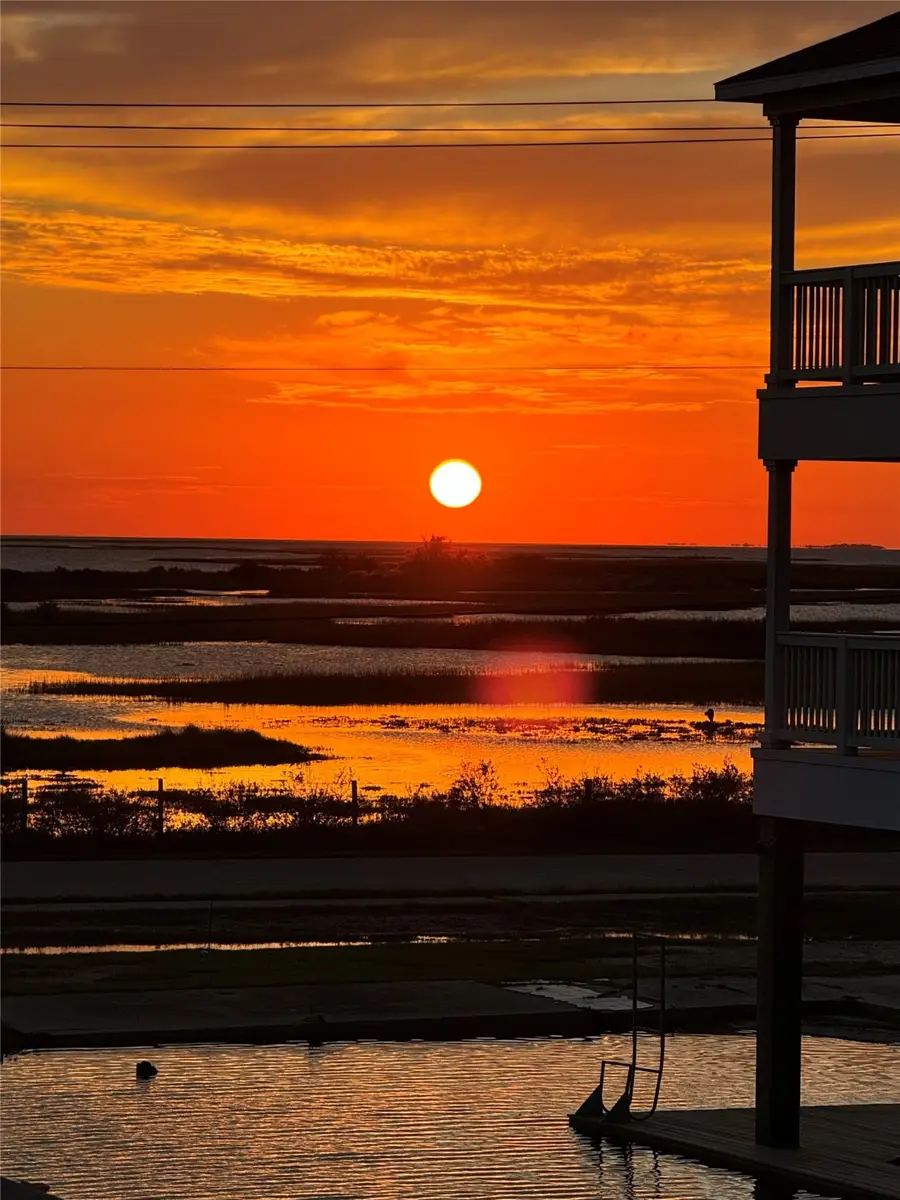 16710 Tahiti Way, Jamaica Beach, TX 77554 - Image #2