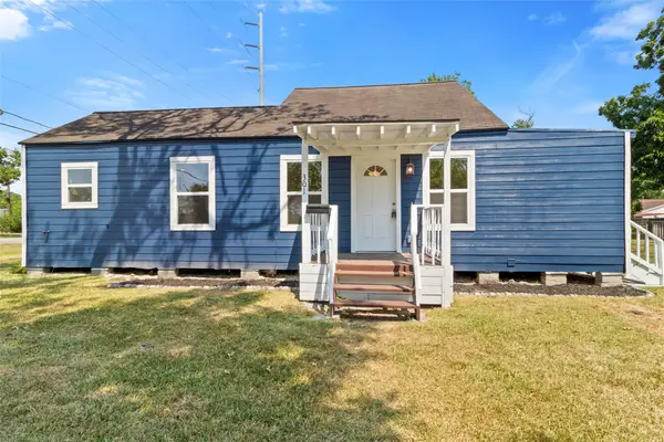 301 S Virginia Street, La Porte, TX 77571