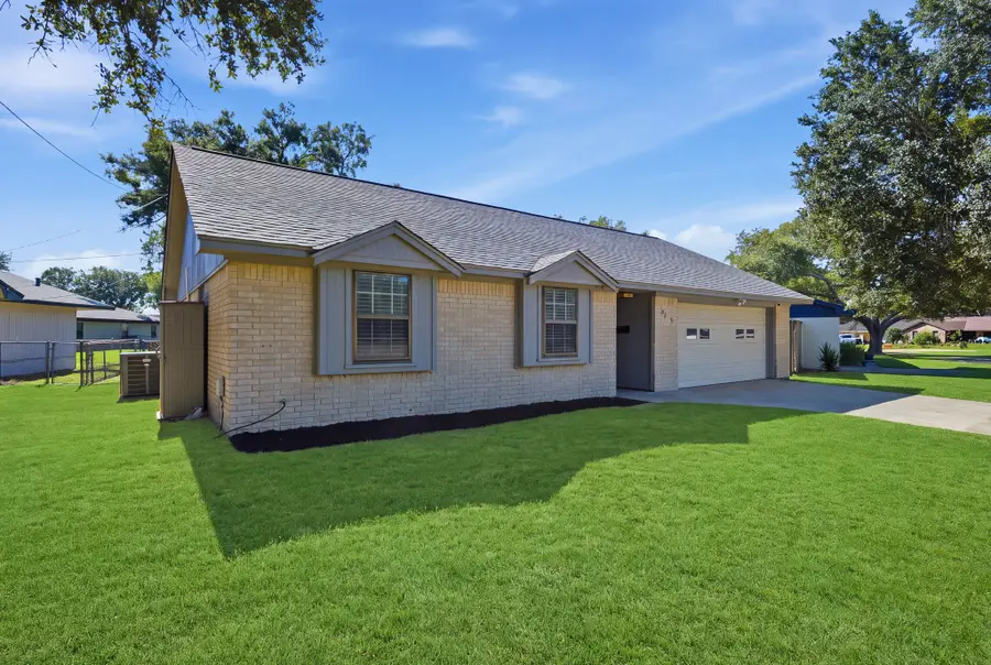 3218 Myatt Lane, El Campo, TX 77437 - #3