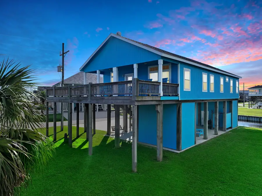 936 Surf Road, Crystal Beach, TX 77650 - #3