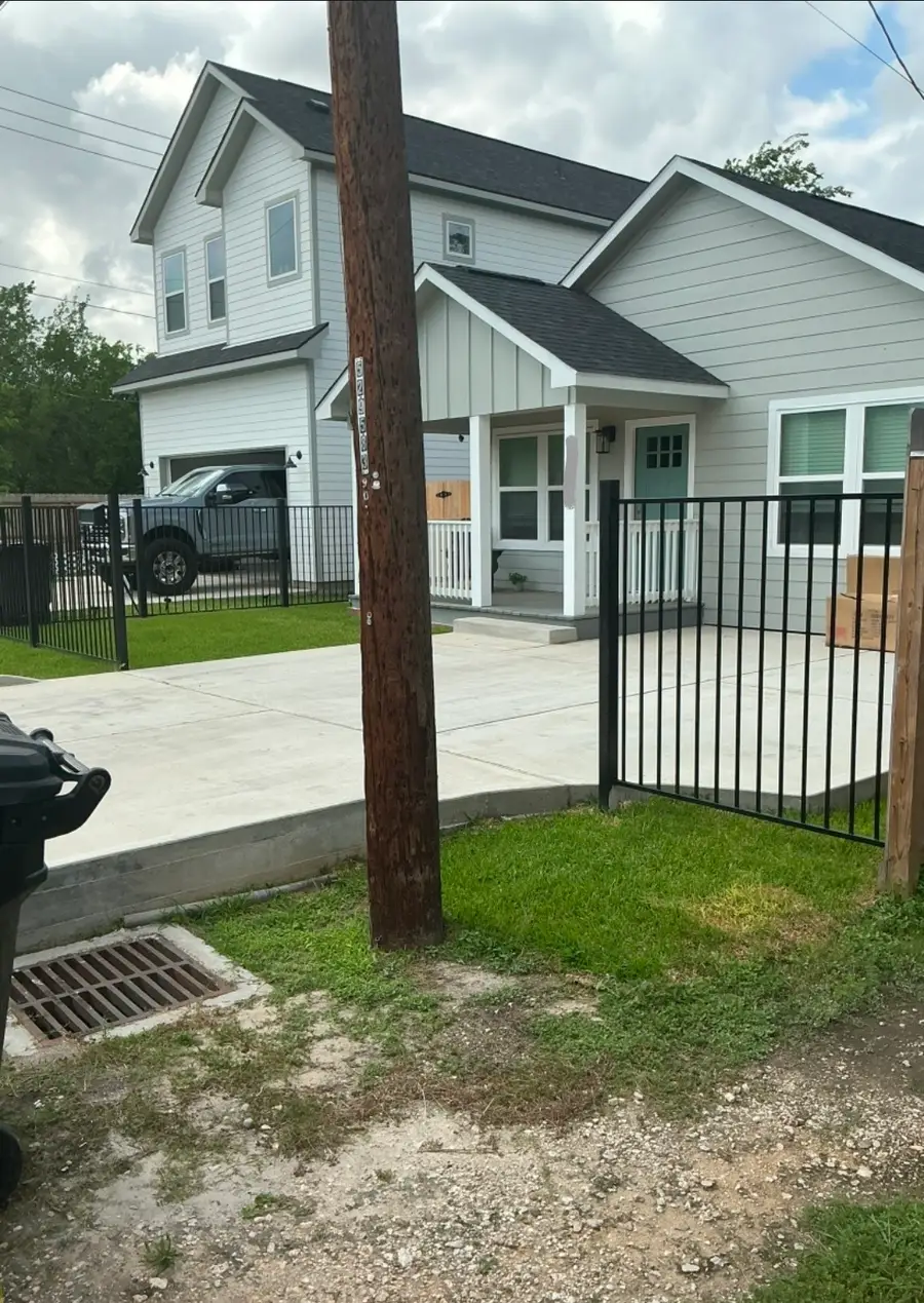 907 E 37th Street E, Houston, TX 77022 - #3