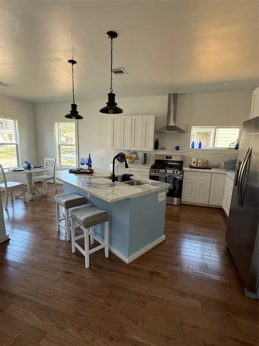 504 N Lake Avenue, Eagle Lake, TX 77434 - Image #2