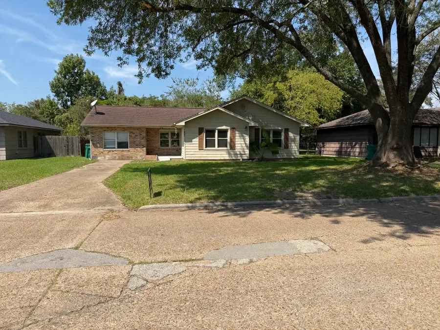 1807 24th Street, Orange, TX 77630 - #2