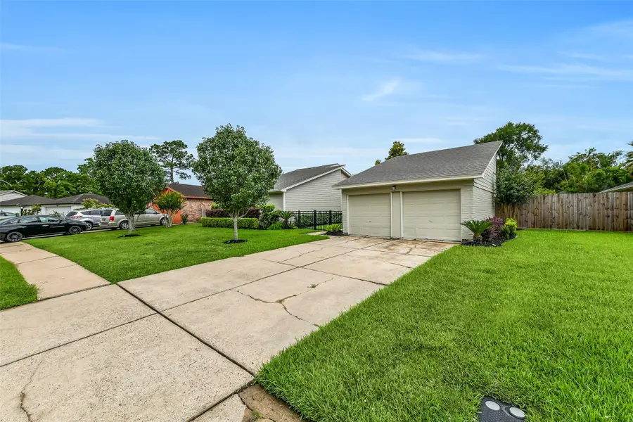 5206 Appleblossom Lane, Friendswood, TX 77546 - #2