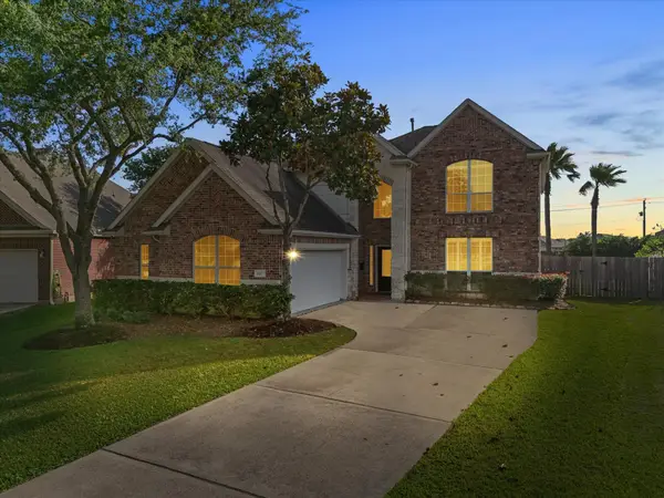 617 Forest Village, La Marque, TX 77568