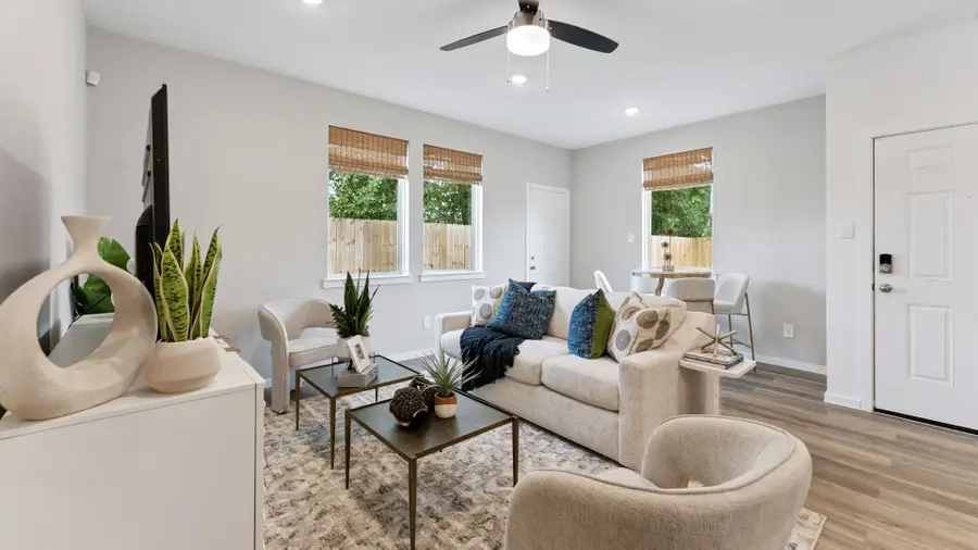 5926 Manning Oaks Street, Houston, TX 77091 - Image #2