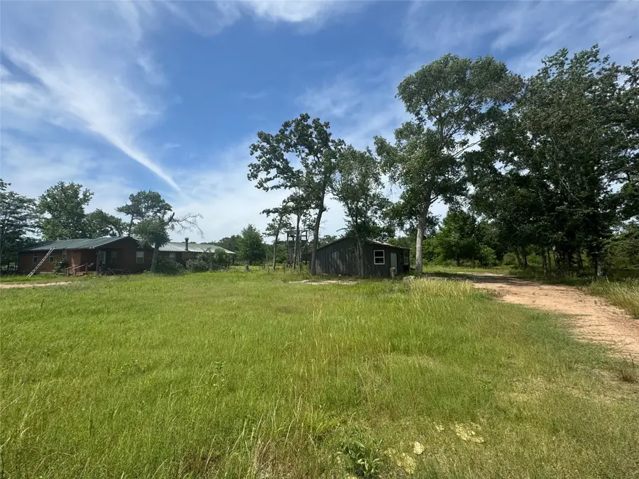 38056 S Bonnie Lake Drive, Hempstead, TX 77445 - Image #2