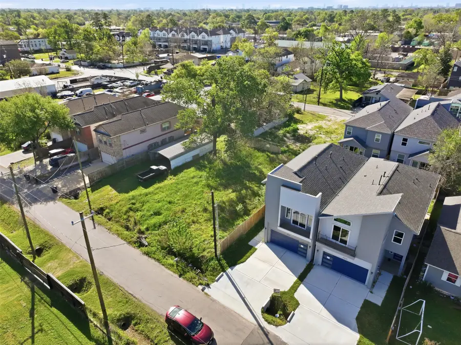 4921 #B Golden Forest Drive, Houston, TX 77091 - #2