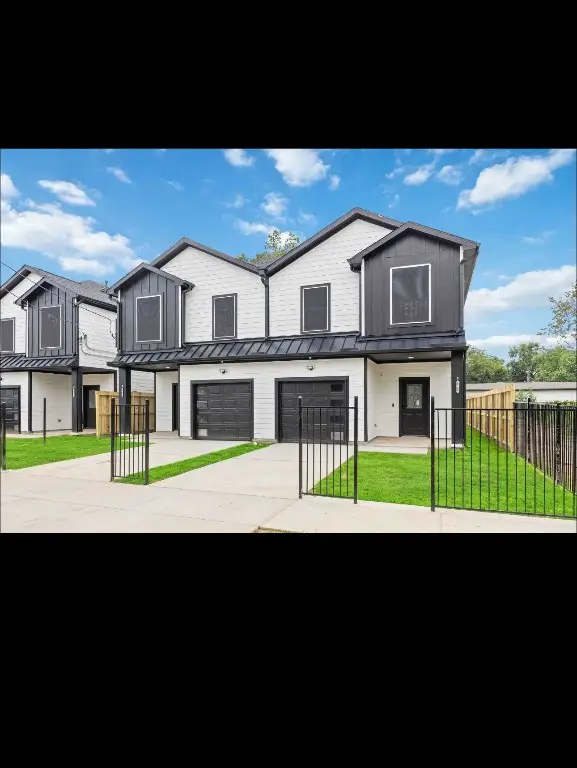 6734 Paris Street #A-B, Houston, TX 77021 - #1