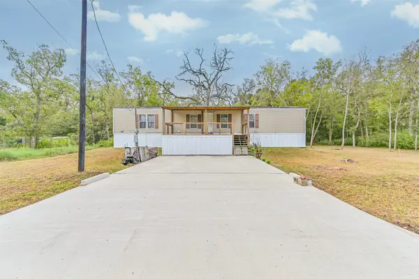 215 Sitka Drive, Holiday Lakes, TX 77515