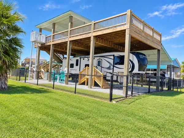953 Meynig Drive, Crystal Beach, TX 77650