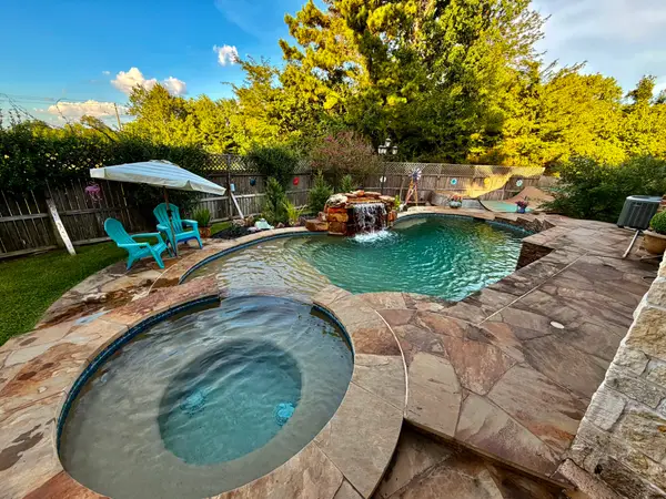 101 Racetrack Lane, Montgomery, TX 77356