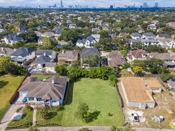 3722 N Braeswood Boulevard, Houston, TX 77025