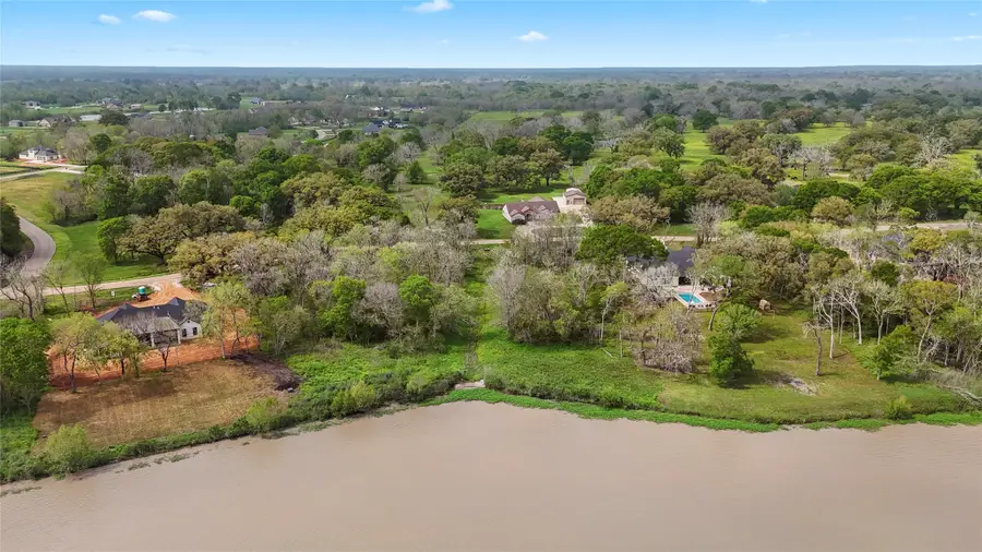 21502 Chenango Lake Drive, Angleton, TX 77515 - Image #2