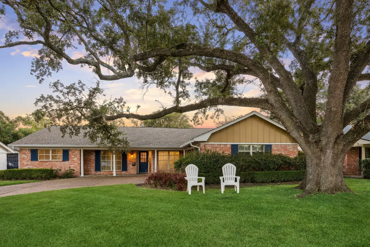 7811 Skyline Drive, Houston, TX 77063 - Image #1