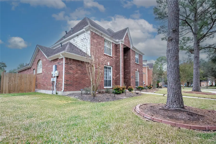1904 Summer Reef Drive, League City, TX 77573 - Image #2