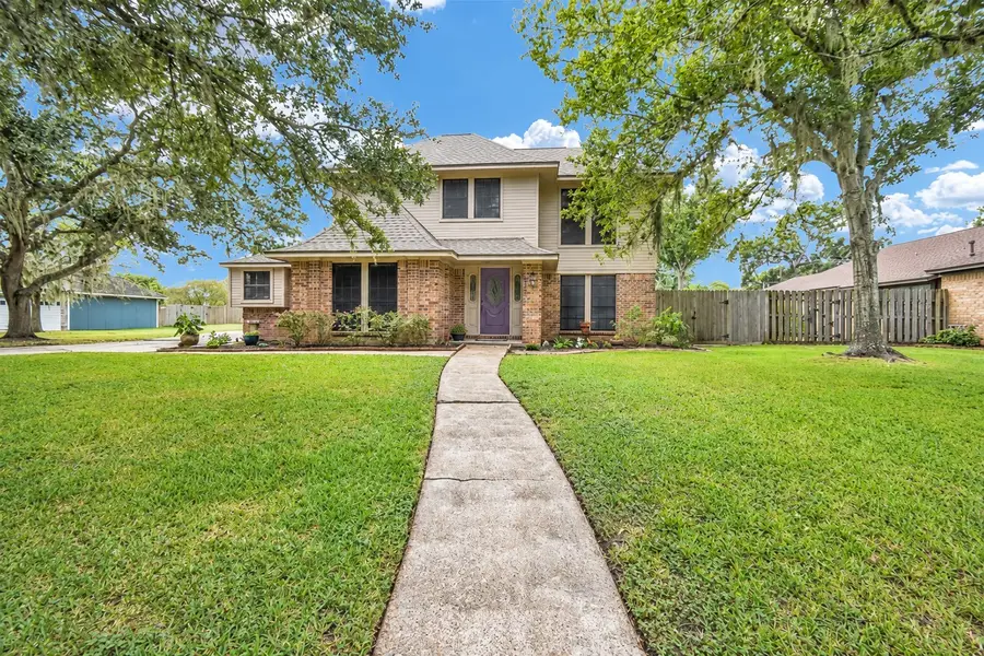 131 Frostwood Drive, Lake Jackson, TX 77566 - #2