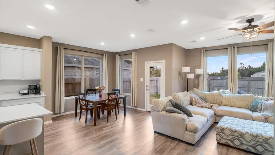 22664 Hackberry Leaf Drive, New Caney, TX 77357 - Image #3