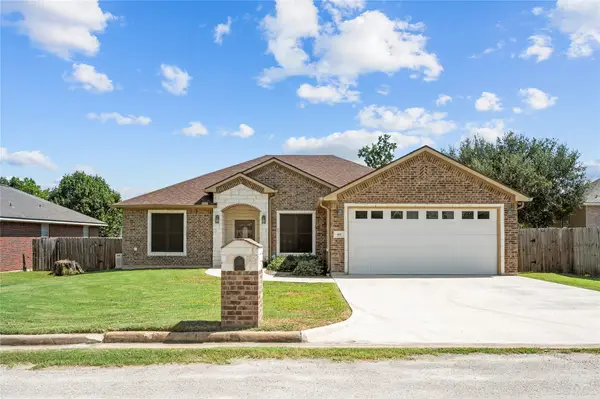 600 Olde Oaks Circle, Madisonville, TX 77864