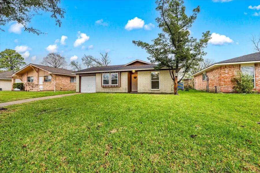 4811 Hannas Reef Drive, Bacliff, TX 77518 - Image #3
