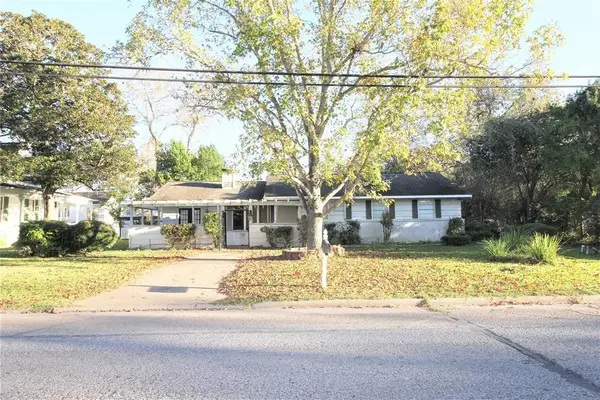 411 E Alabama Street, Wharton, TX 77488