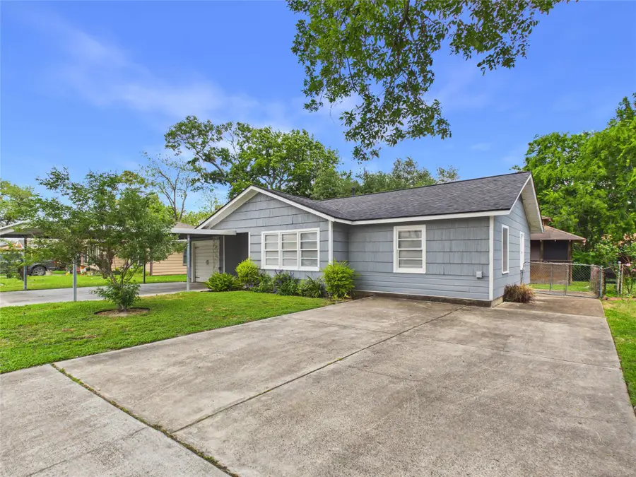 825 Grove Street, Deer Park, TX 77536 - #2