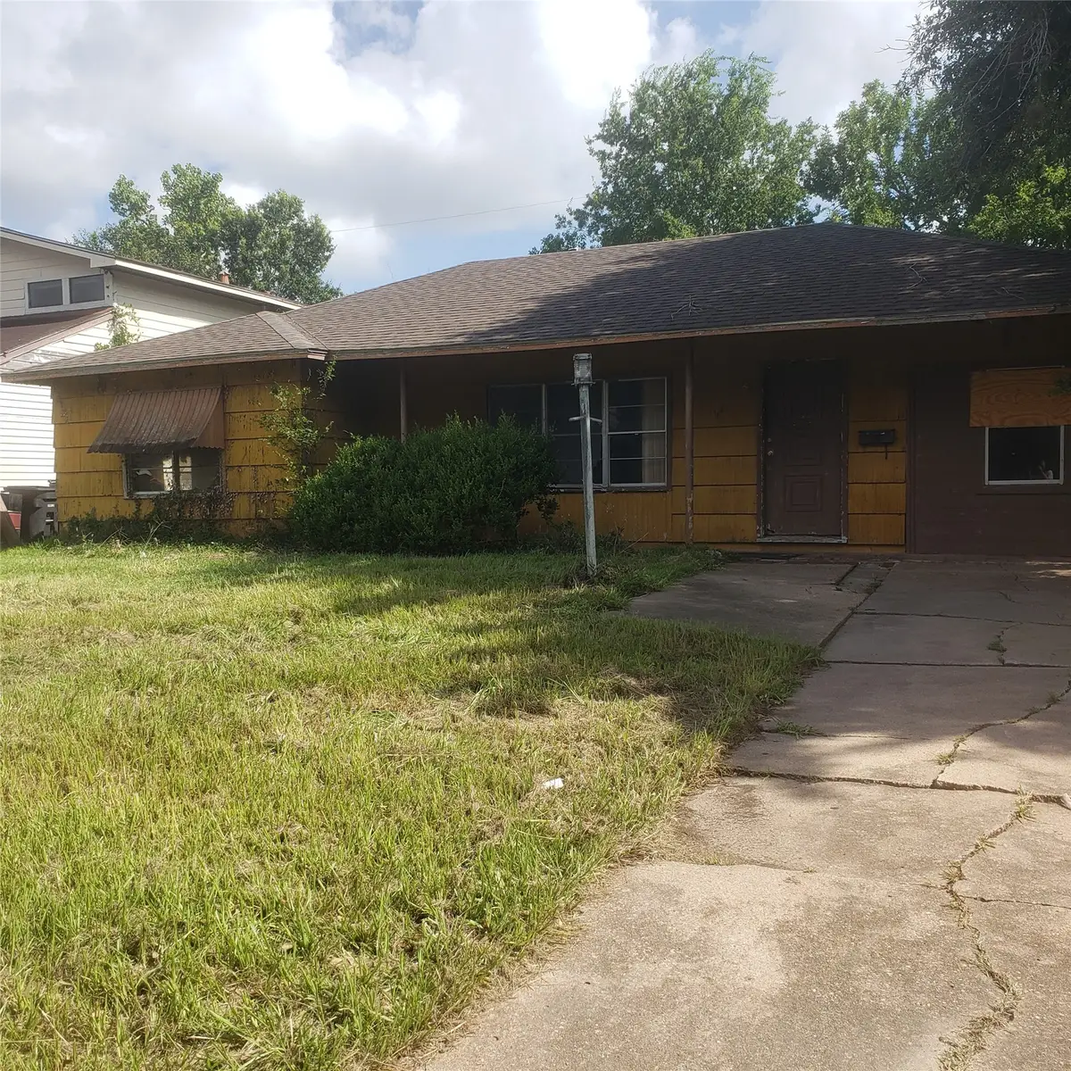 6102 Belcrest Street, Houston, TX 77033 - #1