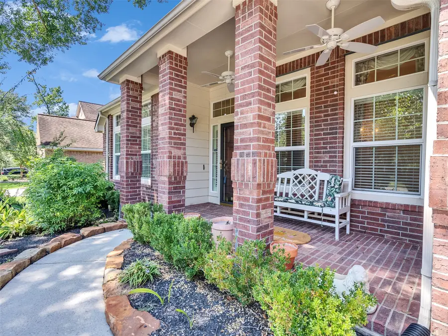 66 N Brooksedge Circle, The Woodlands, TX 77382 - Image #3