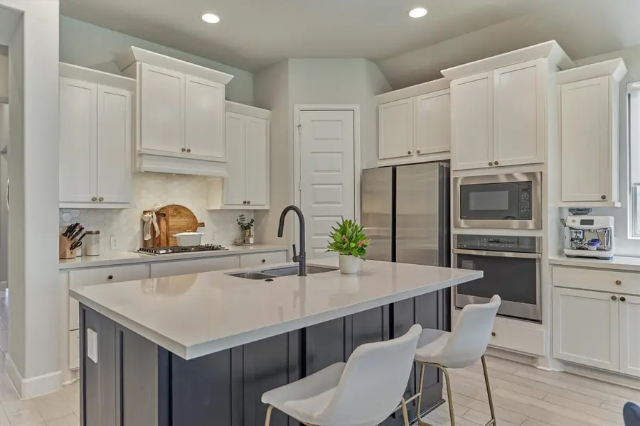 636 Sand Branch Drive, Conroe, TX 77304 - Image #2