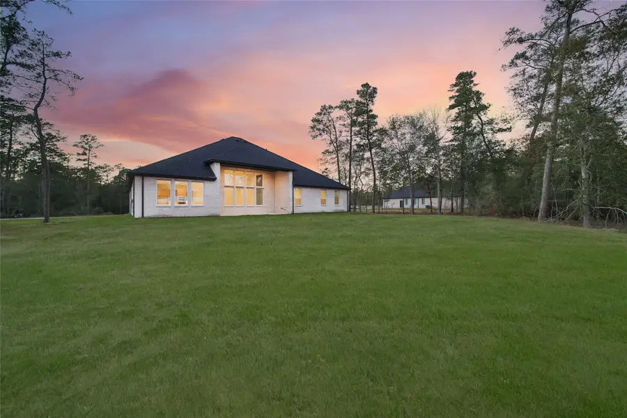 322 Louvenia Court, Pinehurst, TX 77362 - Image #2