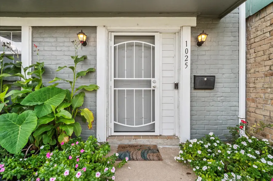 1025 Willow Oaks Circle, Pasadena, TX 77506 - Image #2