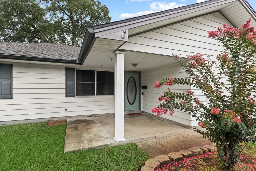 1440 Avenue E, Nederland, TX 77627 - #2